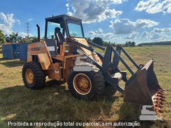 Pá Carregadeira Case W20E