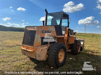 Pá Carregadeira Case W20E