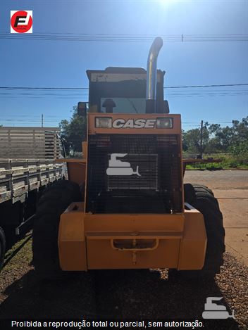 Pá Carregadeira Case W20E