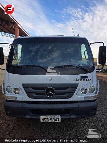 Caminhão Mercedes-Benz Accelo 815 2p (Diesel) (E5)