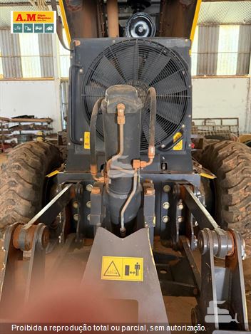 Motoniveladora New Holland RG170B