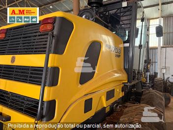 Motoniveladora New Holland RG170B