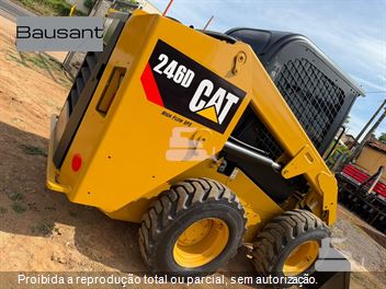 Mini-Carregadeira Caterpillar 246D