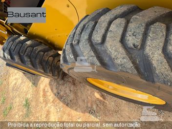 Mini-Carregadeira Caterpillar 246D