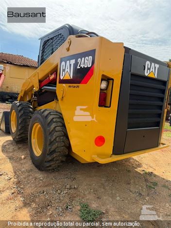 Mini-Carregadeira Caterpillar 246D