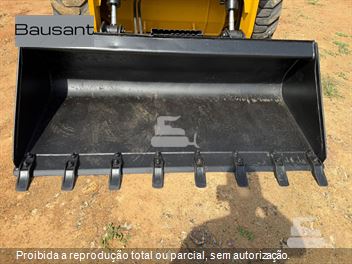 Mini-Carregadeira Caterpillar 246D