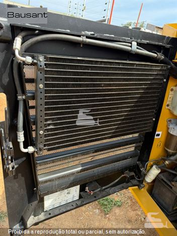 Mini-Carregadeira Caterpillar 246D