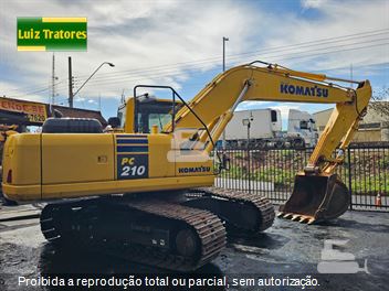 Escavadeira Komatsu PC210