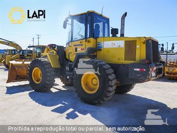 Pá Carregadeira Komatsu WA200