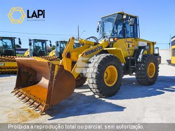 Pá Carregadeira Komatsu WA200