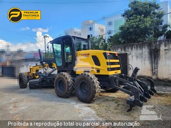 Motoniveladora New Holland RG170B