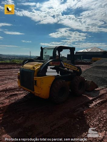 Mini-Carregadeira New Holland L218