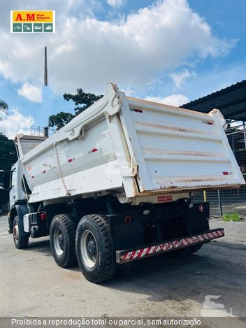 Caminhão Mercedes-Benz Axor 3131 6x4 2p (diesel)(E5)