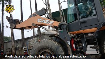 Pá Carregadeira Case 621E