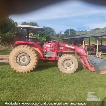 Trator Agrícola Massey Ferguson MF 4275