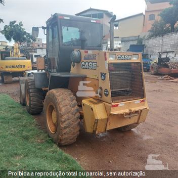 Pá Carregadeira Case W20E