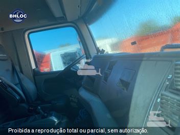 Caminhão Volkswagen 31-320 E Constellation 6x4 3-Eixos 2p (Diesel)