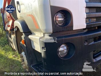Caminhão Volkswagen 31-320 E Constellation 6x4 3-Eixos 2p (Diesel)