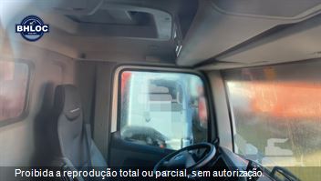 Caminhão Volkswagen 31-320 E Constellation 6x4 3-Eixos 2p (Diesel)
