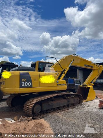 Escavadeira Komatsu PC200