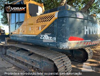 Escavadeira Hyundai R220LC-9