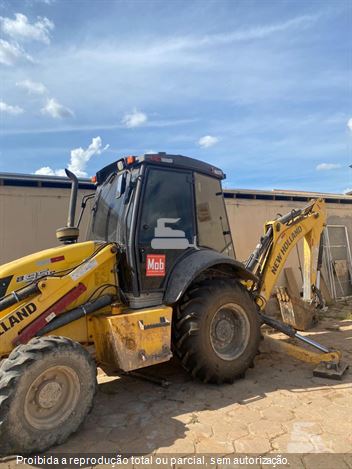 Retro Escavadeira New Holland B95B