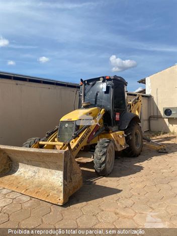 Retro Escavadeira New Holland B95B