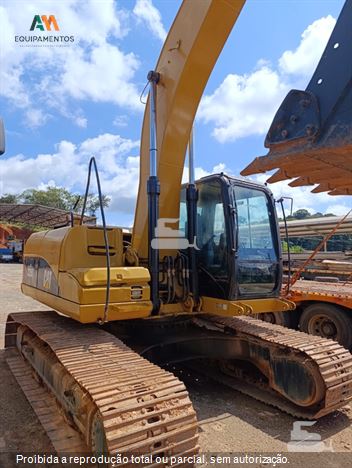 Escavadeira Caterpillar 320D