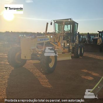 Motoniveladora New Holland RG140B