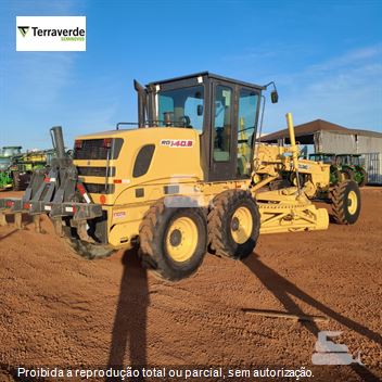 Motoniveladora New Holland RG140B