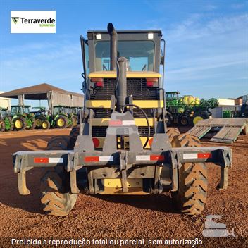 Motoniveladora New Holland RG140B