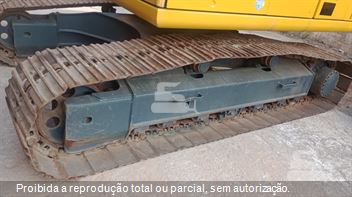Escavadeira Komatsu PC200