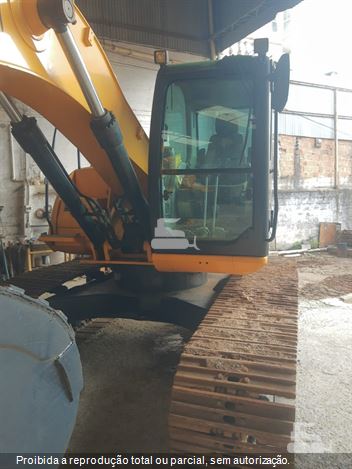 Escavadeira JCB JS200