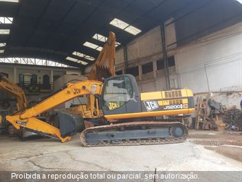 Escavadeira JCB JS200