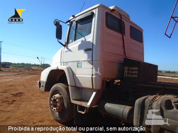Caminhão Mercedes-Benz L-2635 3-Eixos 2p (diesel)
