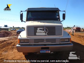 Caminhão Mercedes-Benz L-2325 6X4 3-Eixos 2p (diesel)