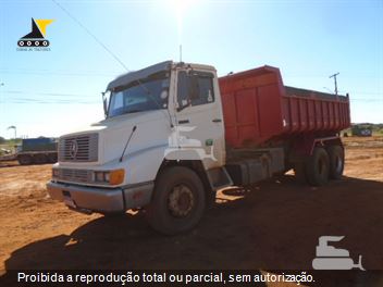 Caminhão Mercedes-Benz L-2325 6X4 3-Eixos 2p (diesel)