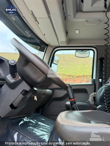 Caminhão Volkswagen 27-260 Constellation 6x4 2p (diesel)(E6)