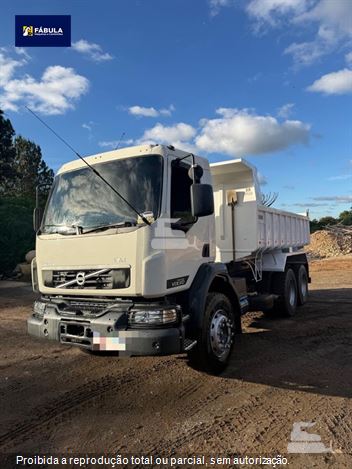Caminhão Volvo VM 270 6x4 2p (Diesel) (E5)