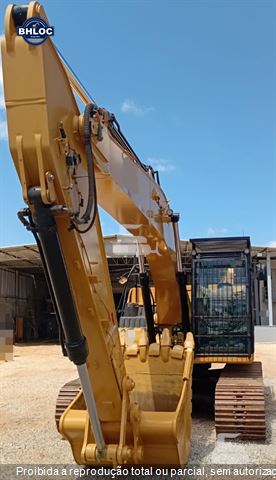 Escavadeira Caterpillar 320