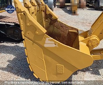 Escavadeira Caterpillar 320