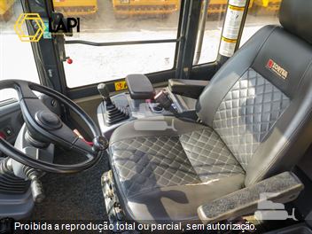 Pá Carregadeira Komatsu WA200