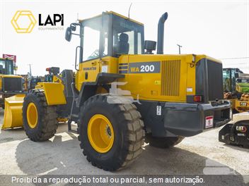 Pá Carregadeira Komatsu WA200