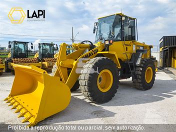 Pá Carregadeira Komatsu WA200