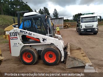 Mini-Carregadeira Bobcat S130