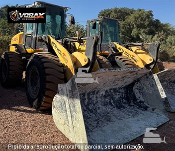 Pá Carregadeira New Holland W130 B