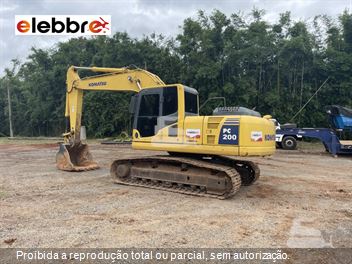 Escavadeira Komatsu PC200