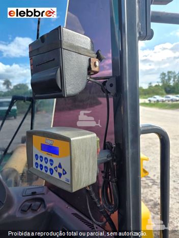 Pá Carregadeira Komatsu WA320