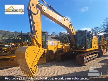 Escavadeira Caterpillar 320