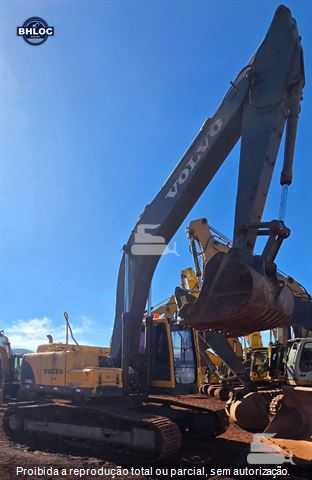 Escavadeira Volvo EC240BLC